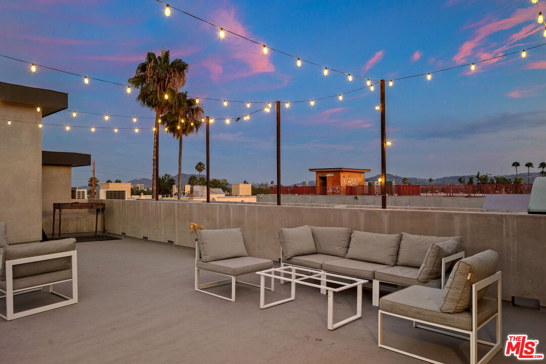 5923 Laurel Canyon Blvd