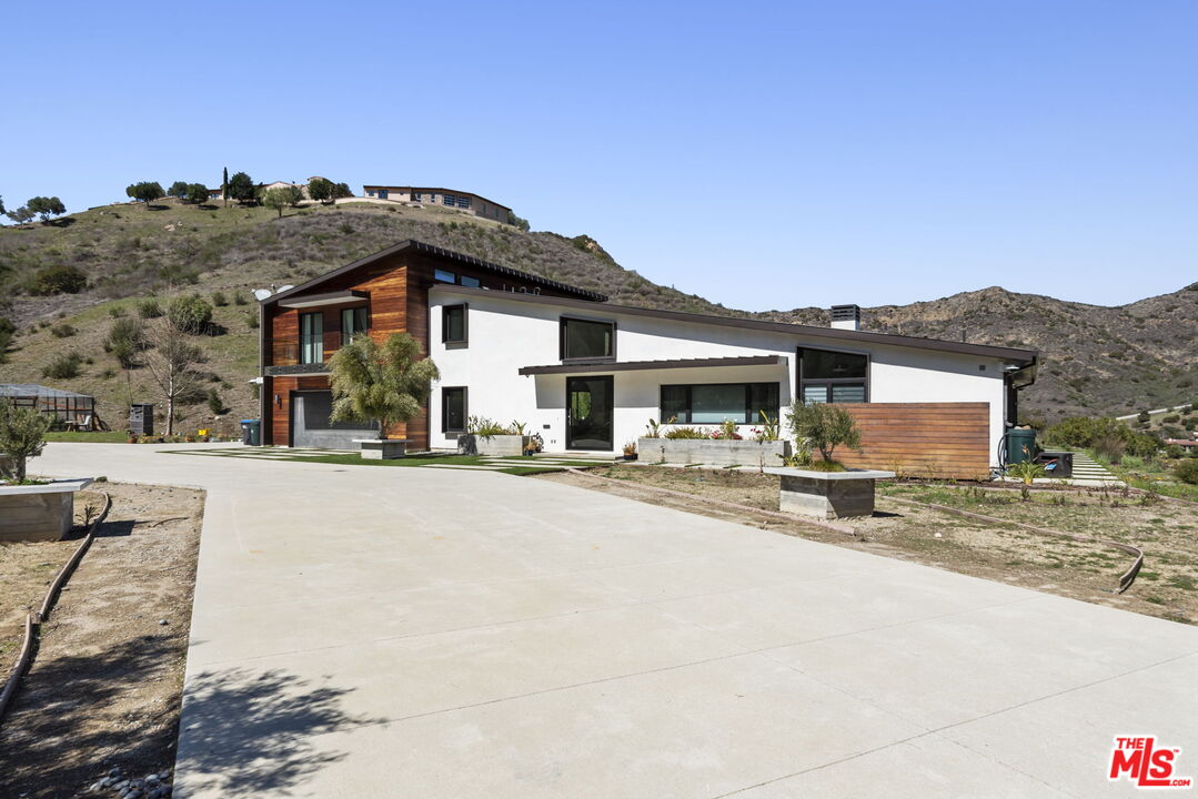 31830 Lobo Canyon