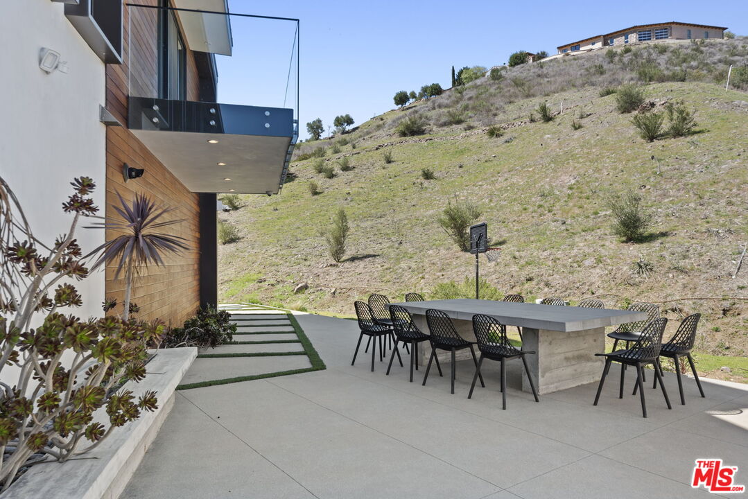 31830 Lobo Canyon