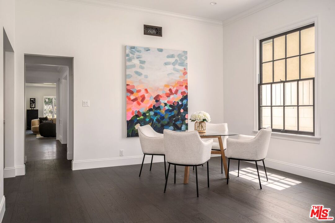 223 S Alta Vista Blvd