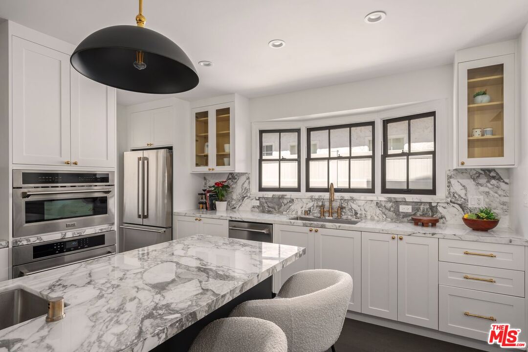 223 S Alta Vista Blvd