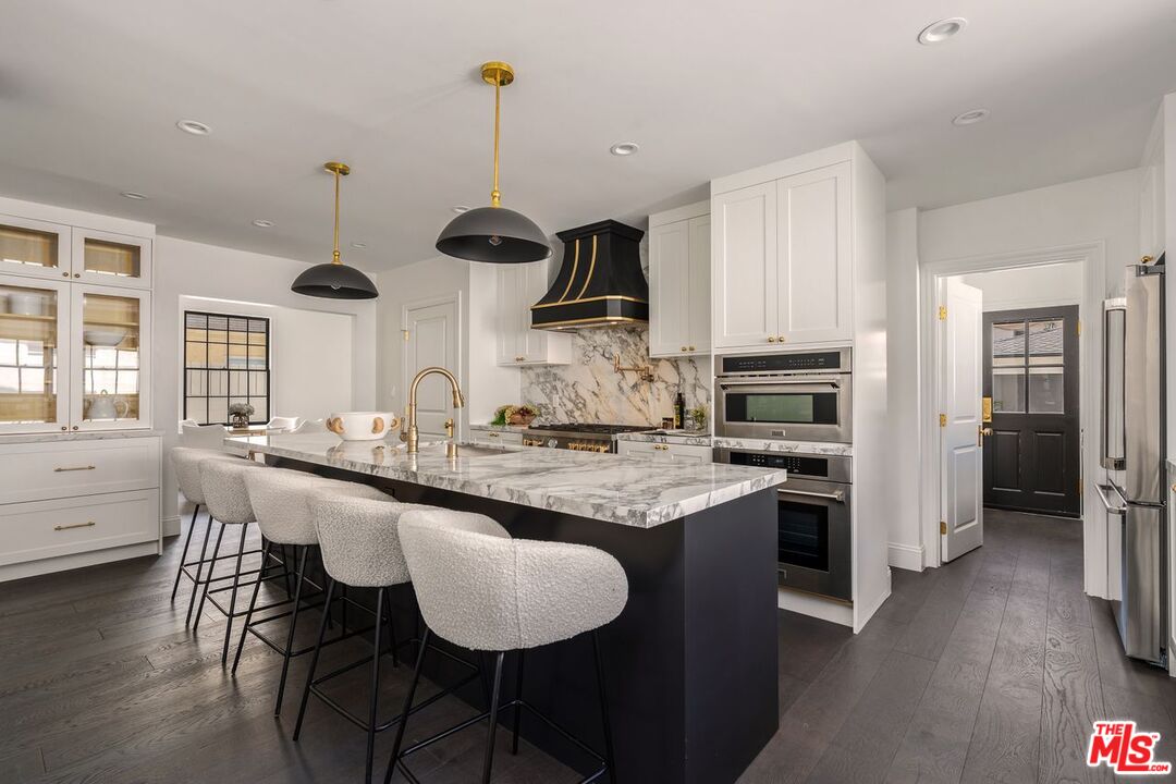 223 S Alta Vista Blvd