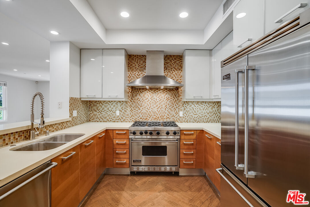 1517 S Bentley Ave Unit: 201