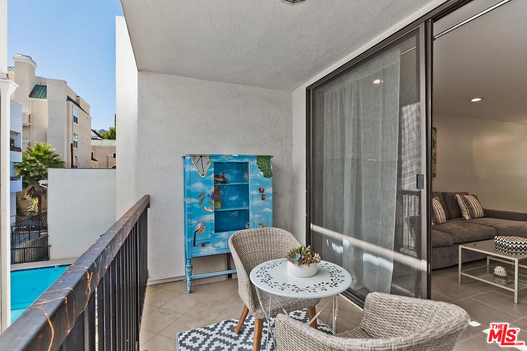 906 N Doheny Dr Unit: 418