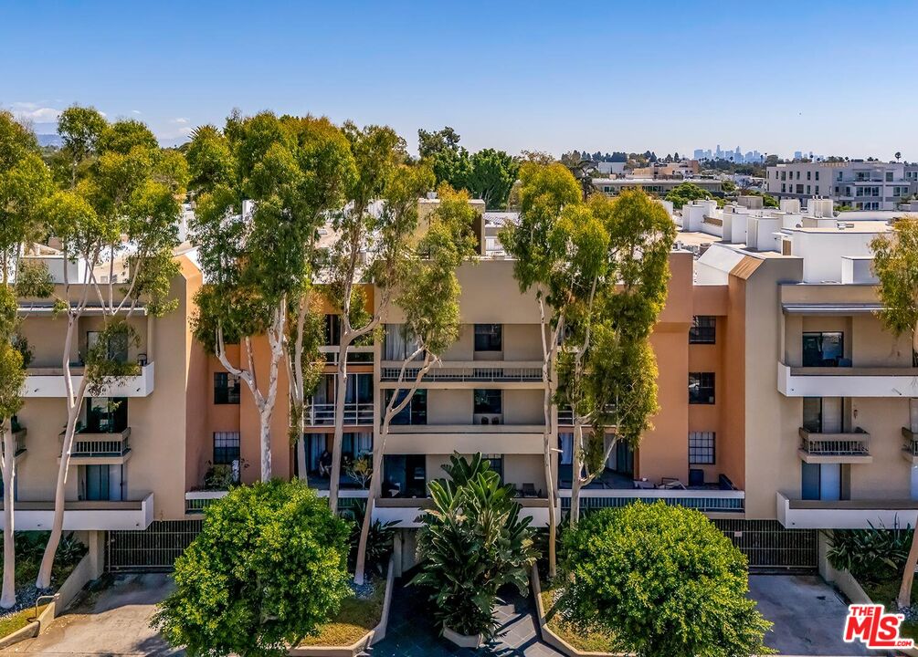 750 N Kings Rd Unit: 120