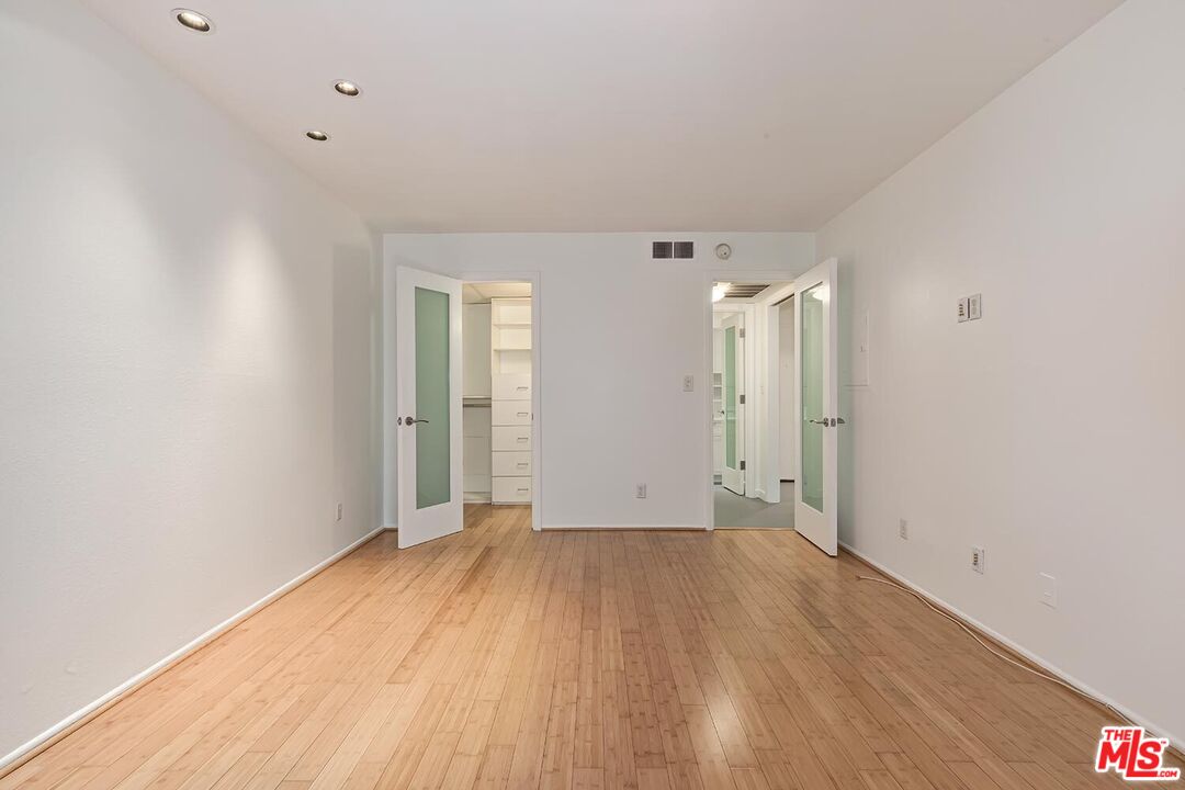 750 N Kings Rd Unit: 120