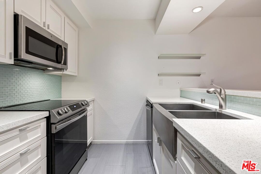 750 N Kings Rd Unit: 120