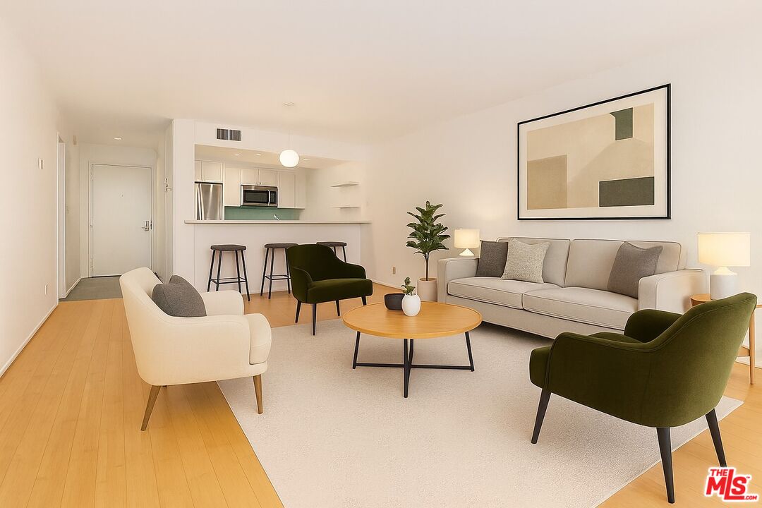 750 N Kings Rd Unit: 120