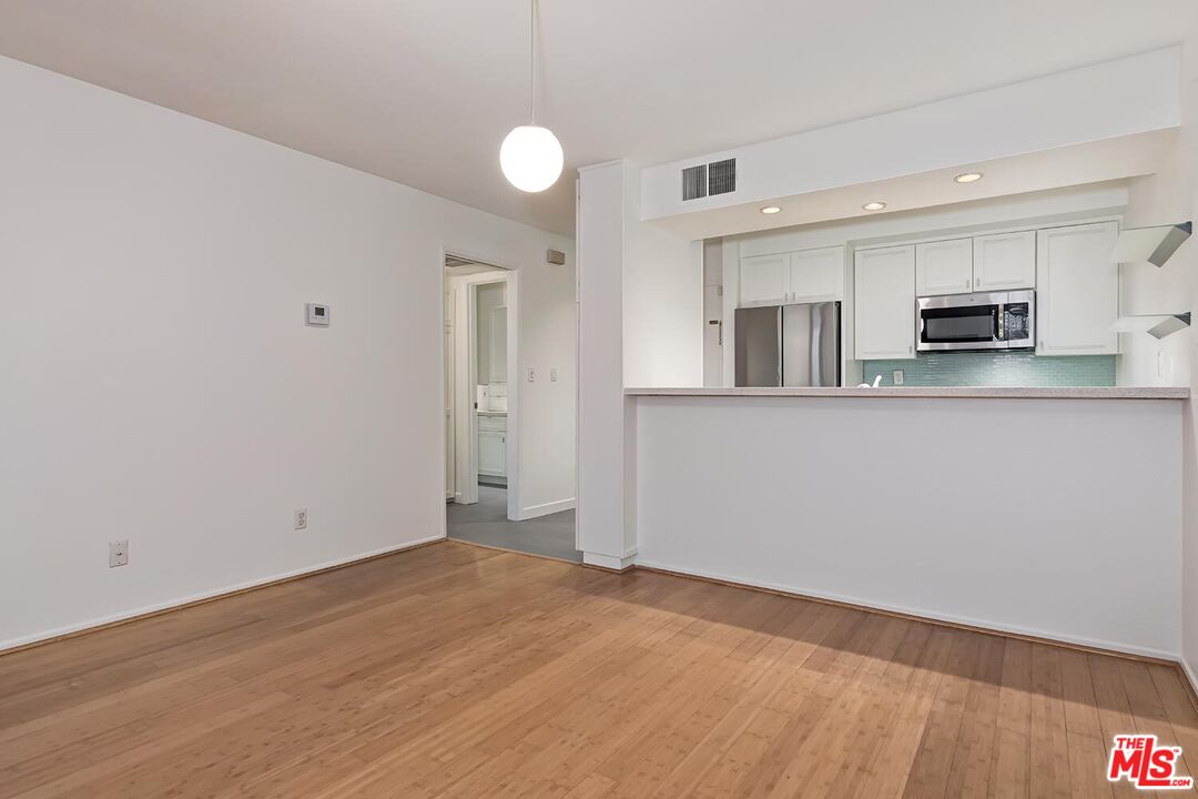 750 N Kings Rd Unit: 120