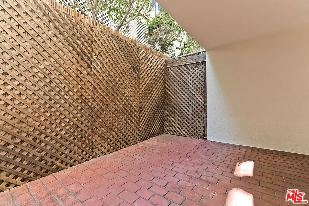 750 N Kings Rd Unit: 120