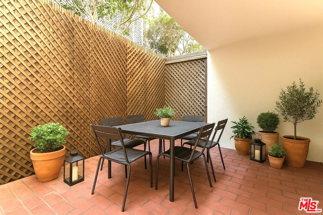 750 N Kings Rd Unit: 120