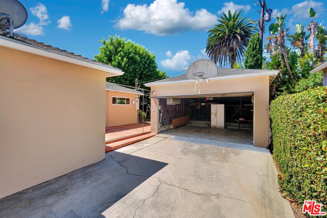 2511 Castle Heights Ave