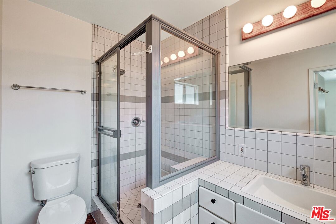 2511 Castle Heights Ave