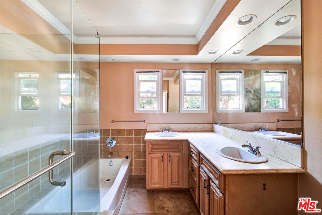 458 Smithwood Dr