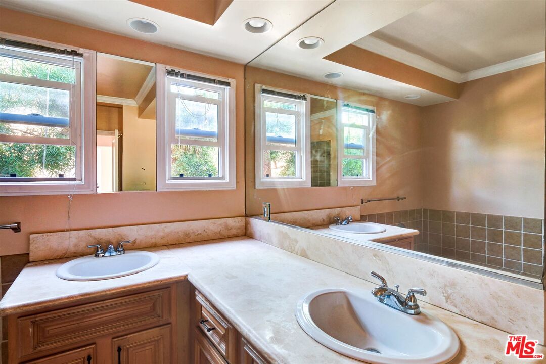 458 Smithwood Dr