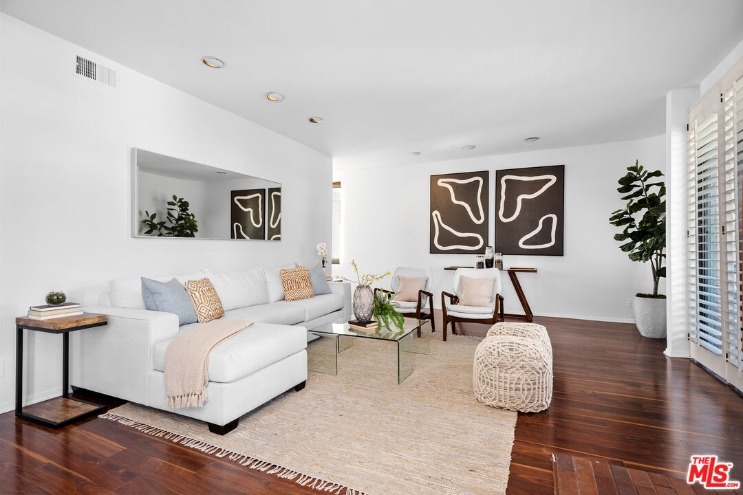 11982 Kiowa Ave Unit: 203