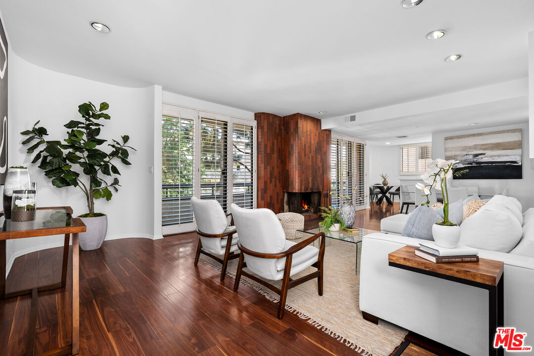 11982 Kiowa Ave Unit: 203