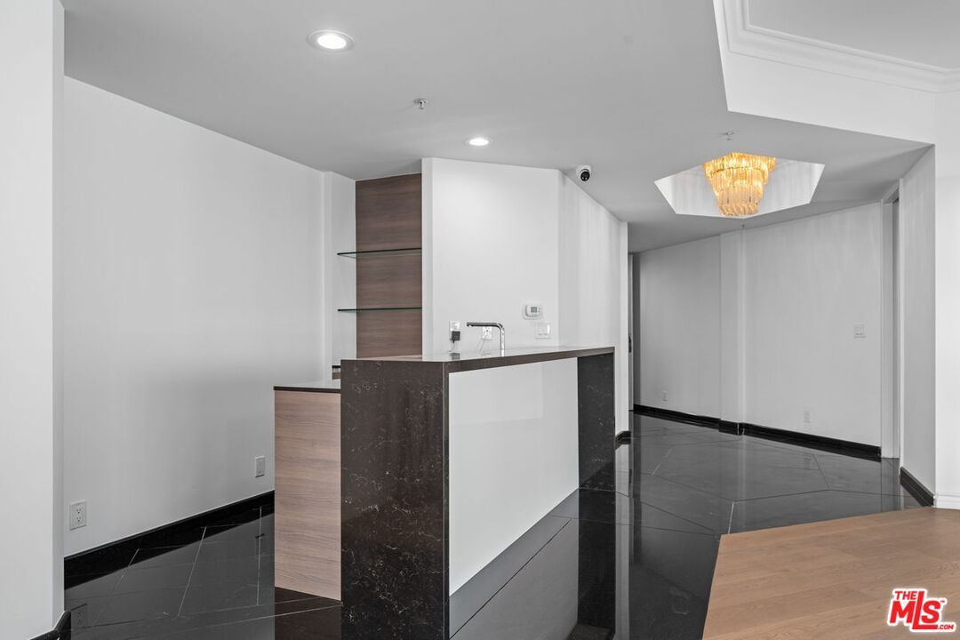 10490 Wilshire Blvd Unit: 1004