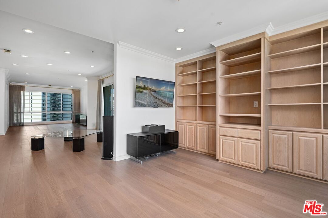 10490 Wilshire Blvd Unit: 1004