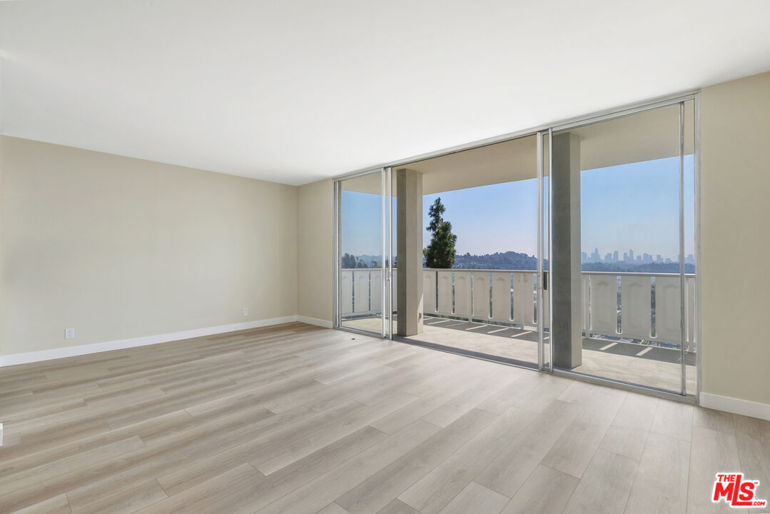 4455 Los Feliz Blvd Unit: 1005