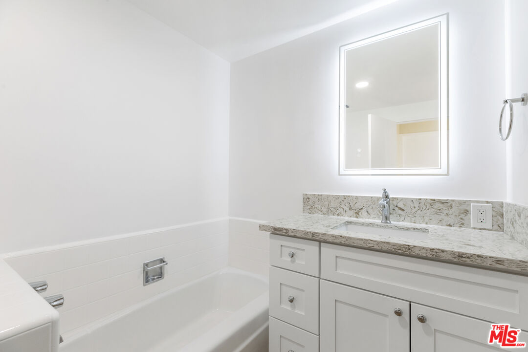 4455 Los Feliz Blvd Unit: 1005