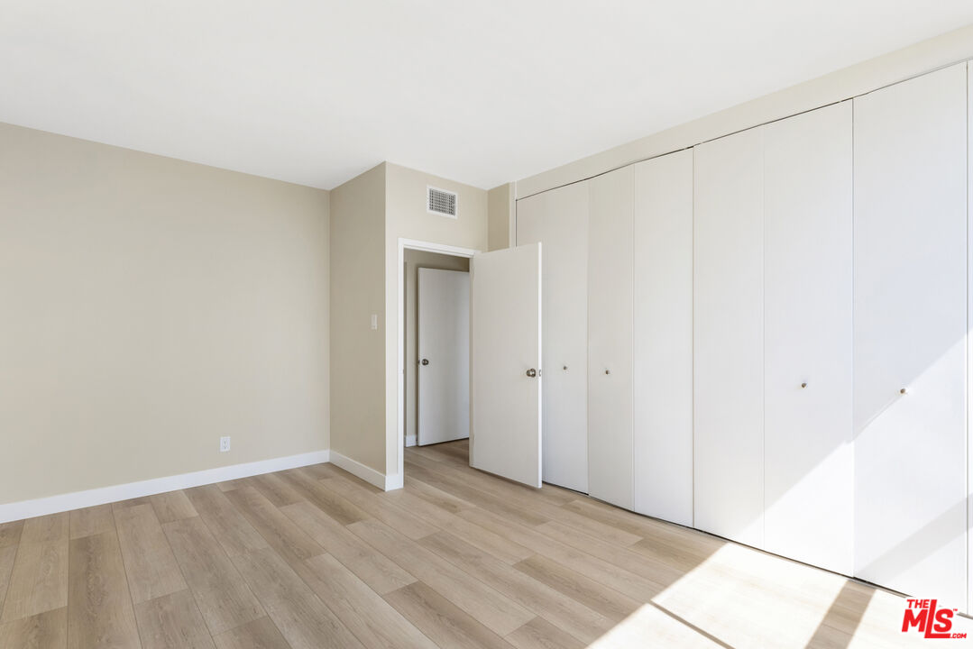 4455 Los Feliz Blvd Unit: 1005