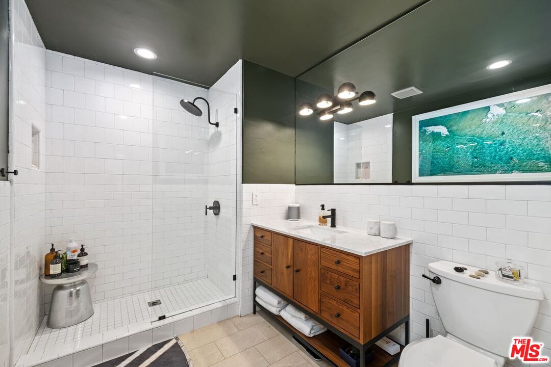 7960 Selma Ave Unit: 209