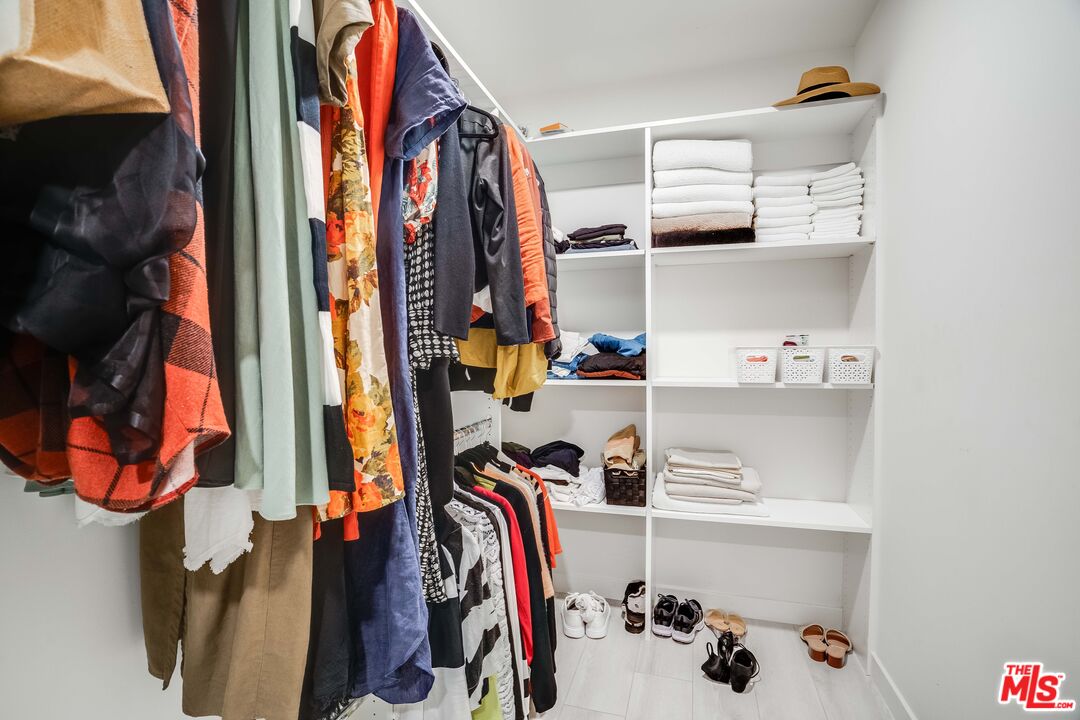 1021 S Shenandoah St Unit: 101