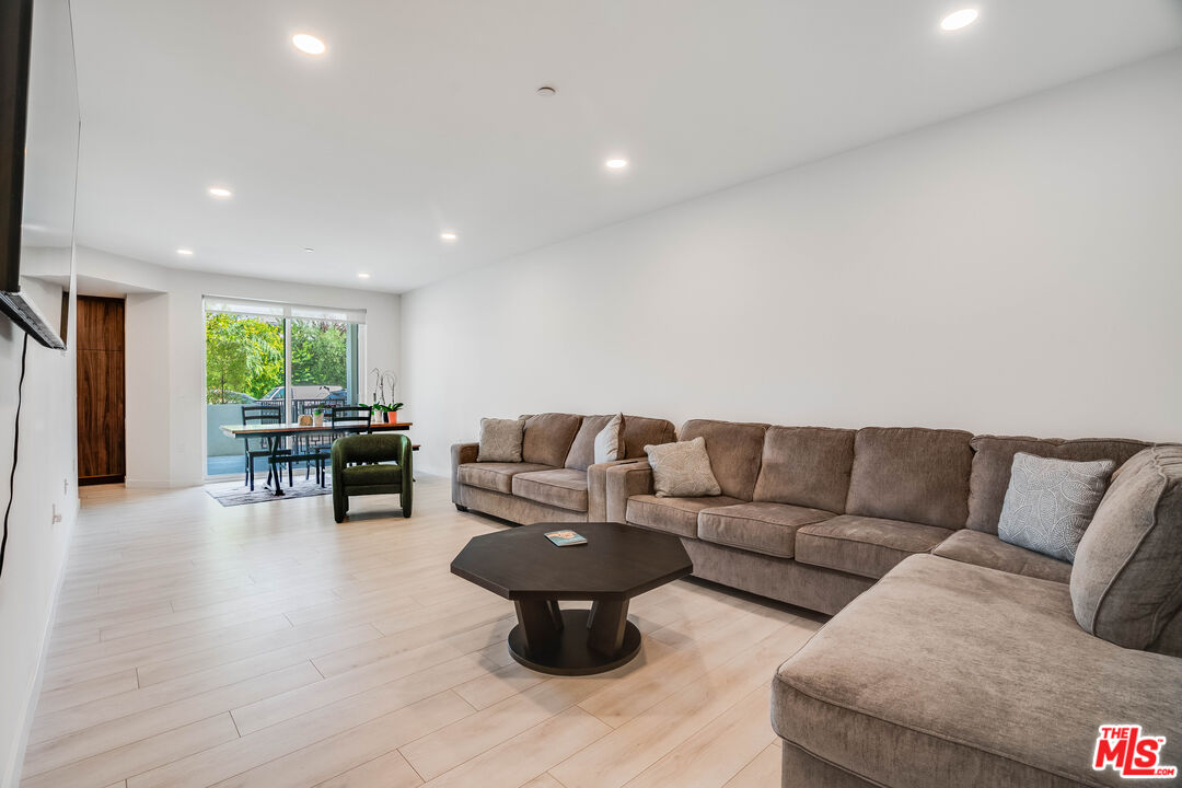 1021 S Shenandoah St Unit: 101