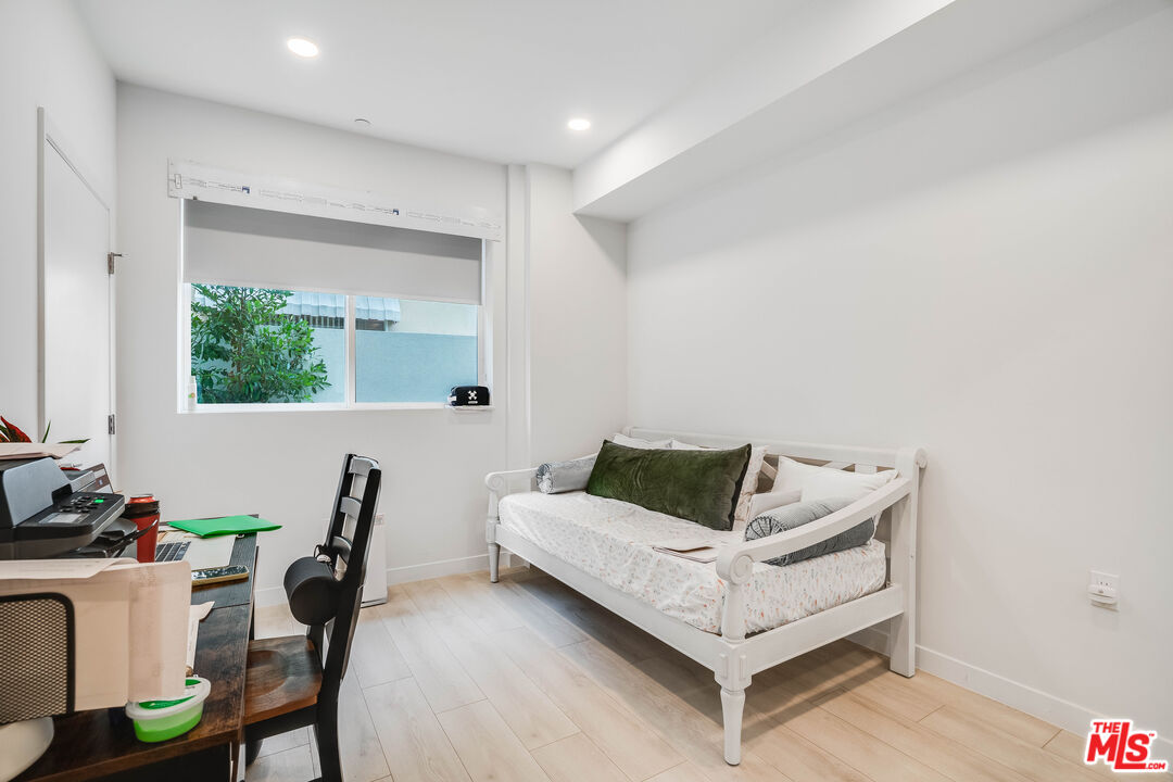 1021 S Shenandoah St Unit: 101