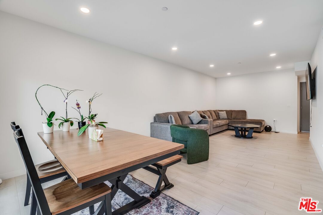 1021 S Shenandoah St Unit: 101