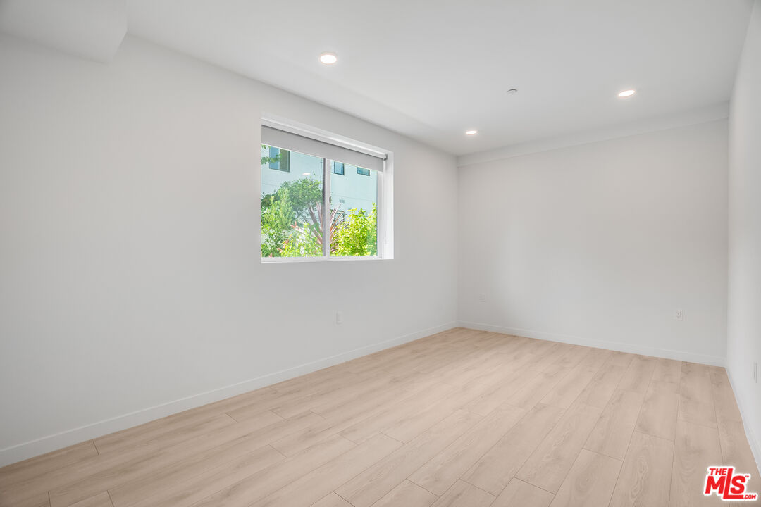 1021 S Shenandoah St Unit: 102