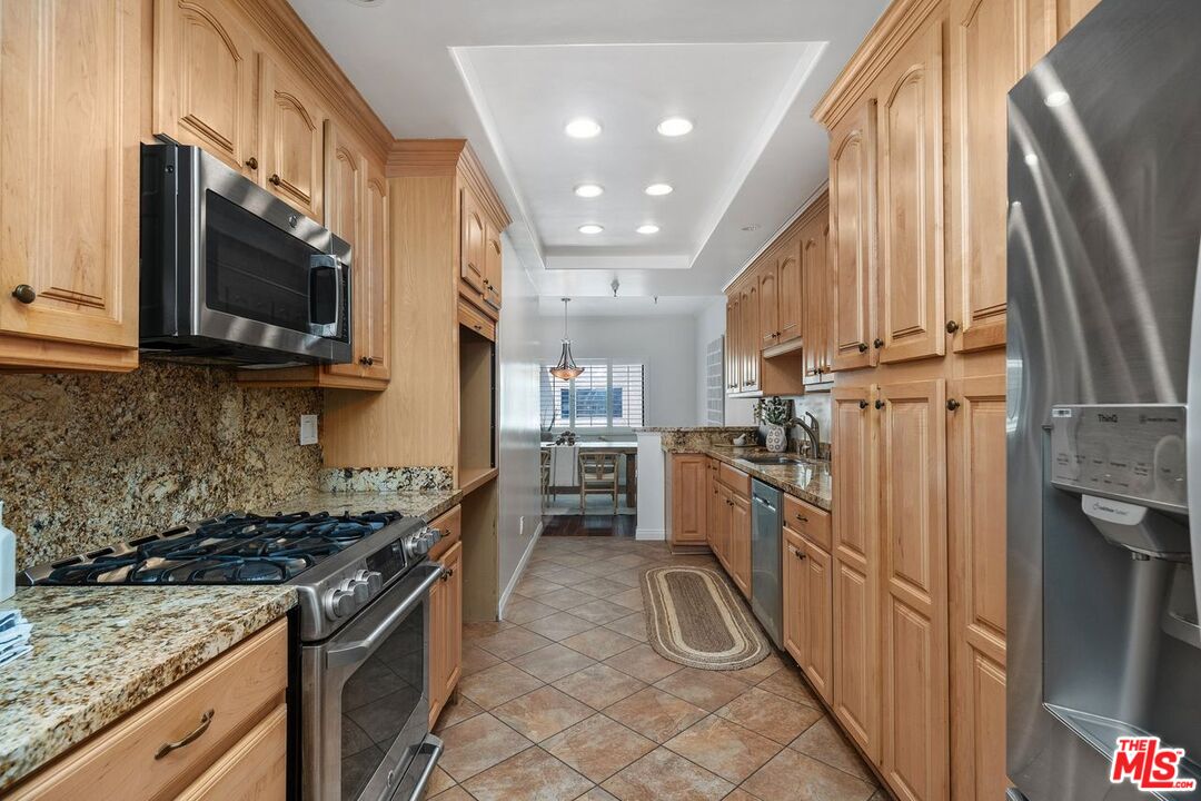 14630 Dickens St Unit: 210