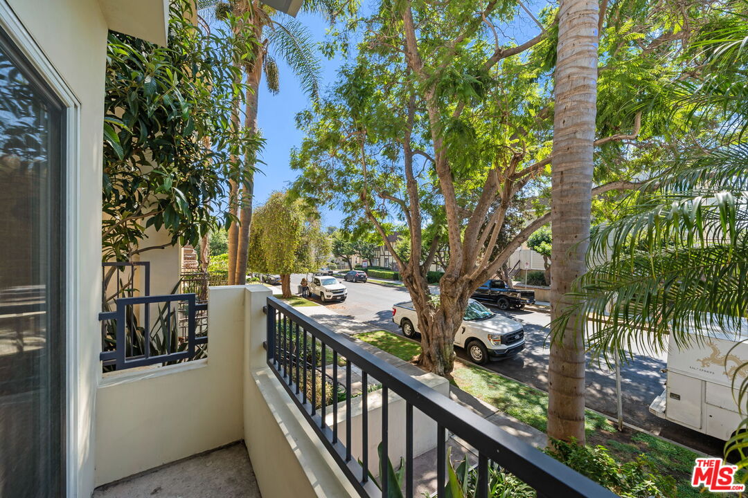 1726 Stoner Ave Unit: 102