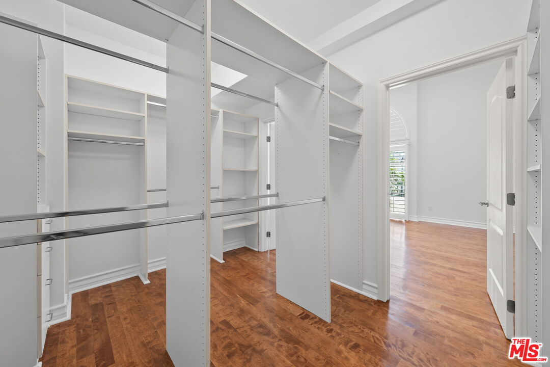 1726 Stoner Ave Unit: 102