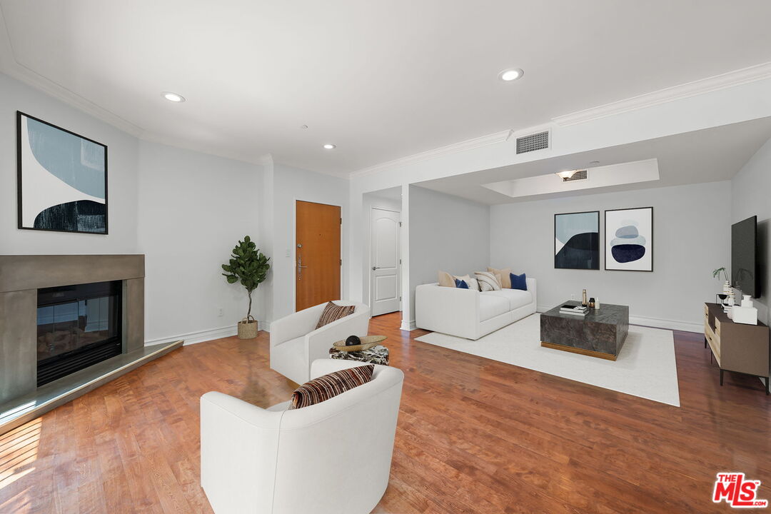 1726 Stoner Ave Unit: 102