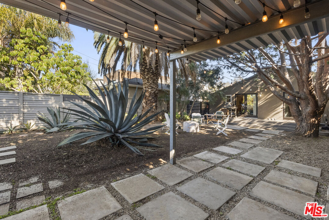 3539 Greenwood Ave