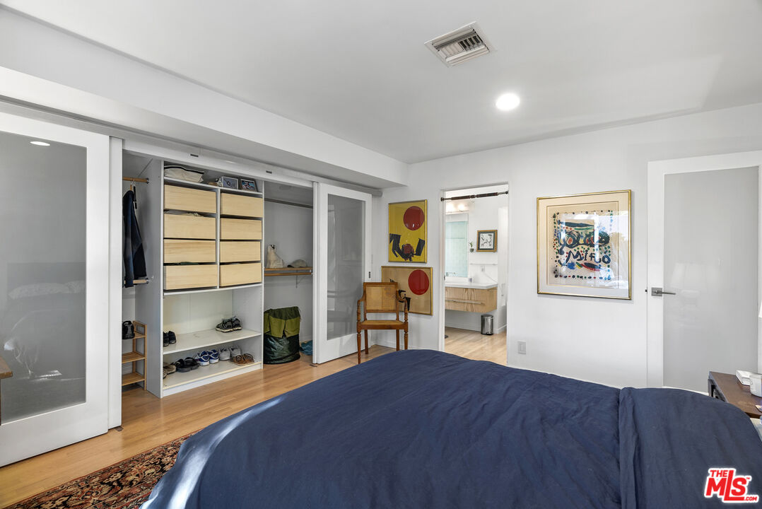 3539 Greenwood Ave