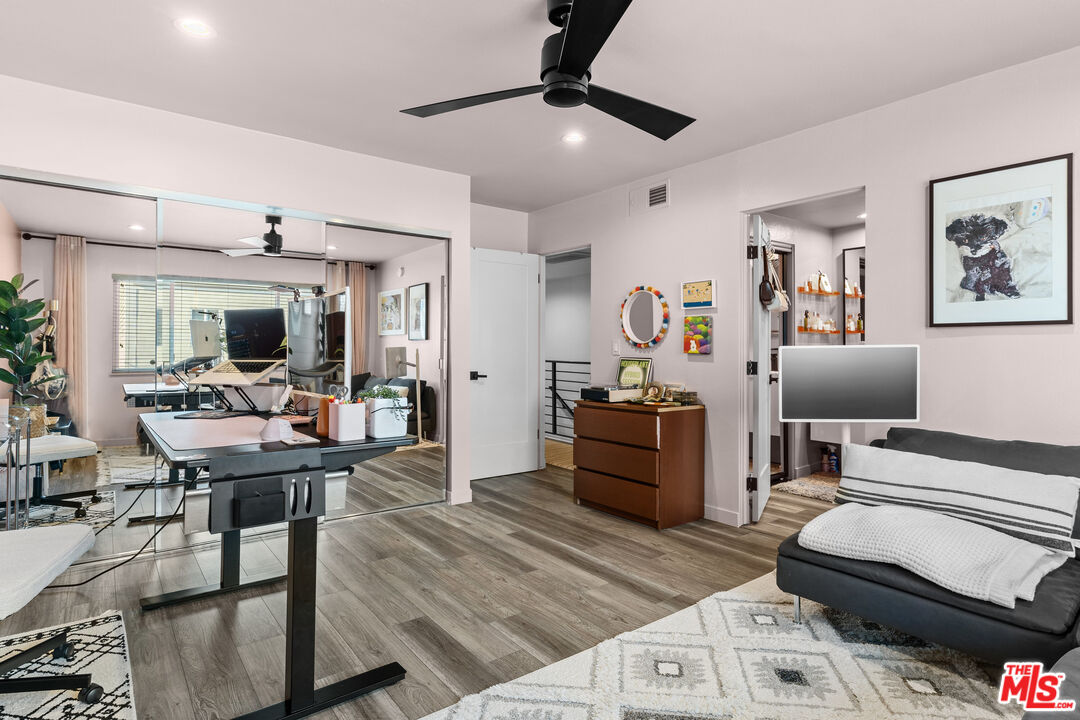 4360 Glencoe Ave Unit: 2