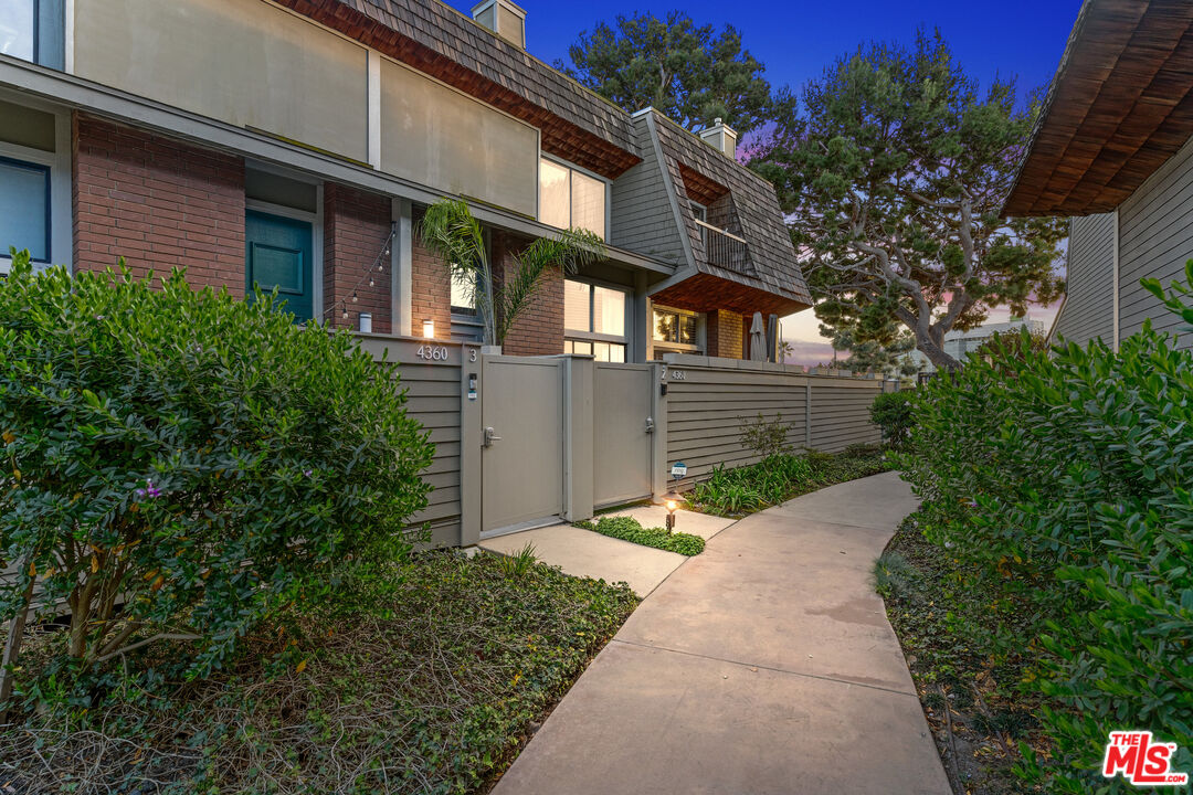 4360 Glencoe Ave Unit: 2