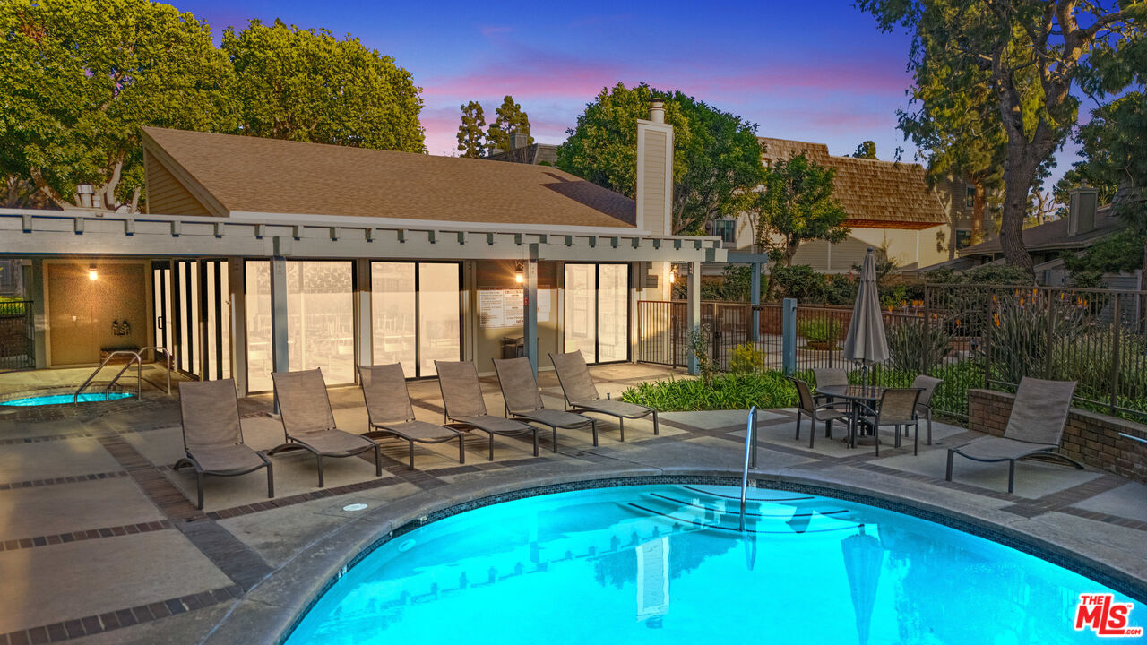 4360 Glencoe Ave Unit: 2