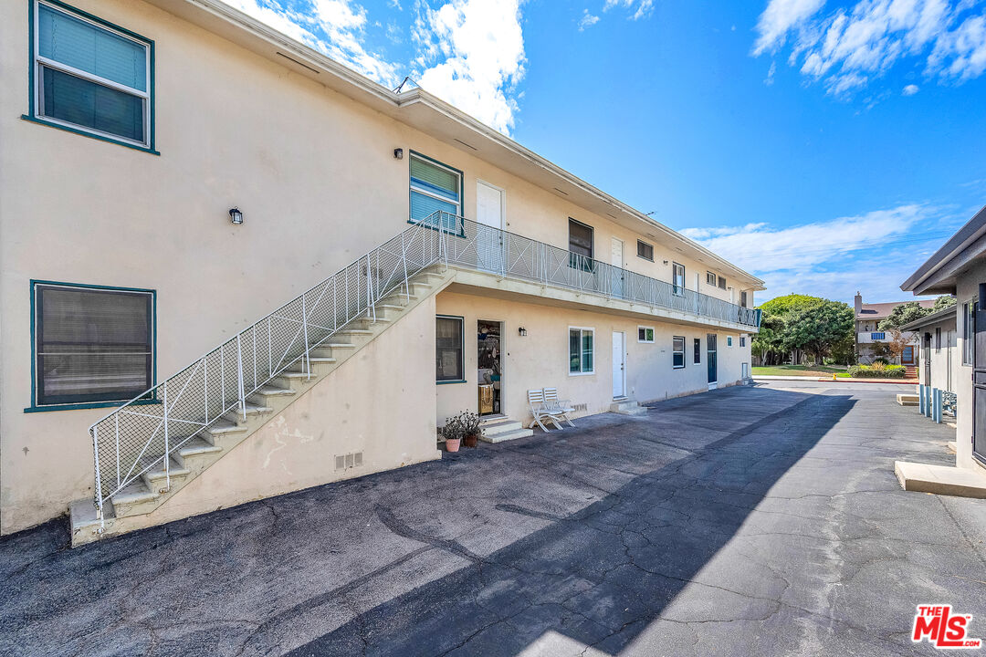 2027 Euclid St Unit: C