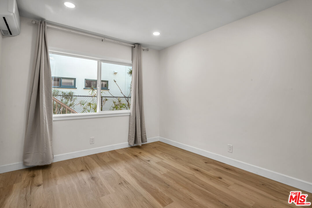 2027 Euclid St Unit: C