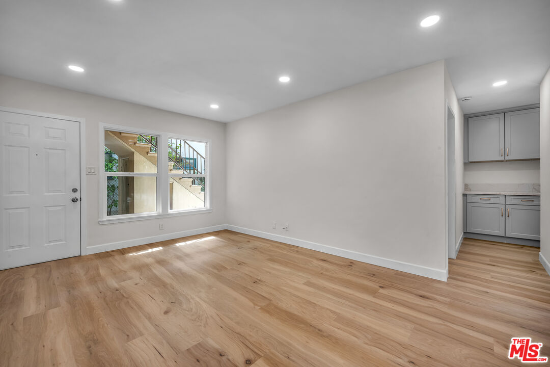 2027 Euclid St Unit: C