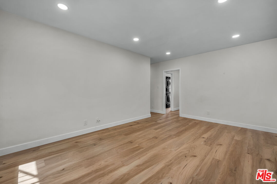 2027 Euclid St Unit: C