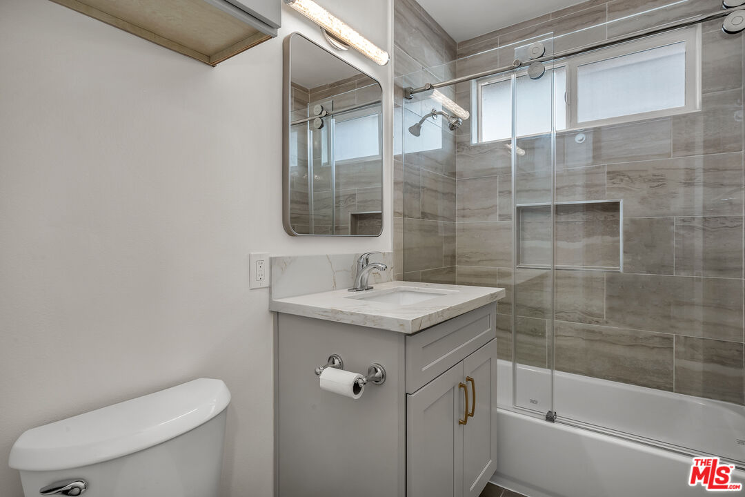 2027 Euclid St Unit: C