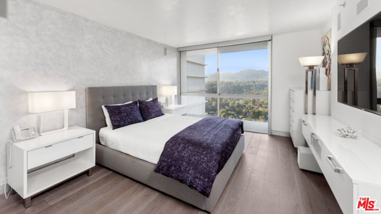 201 Ocean Ave Unit: 1604P