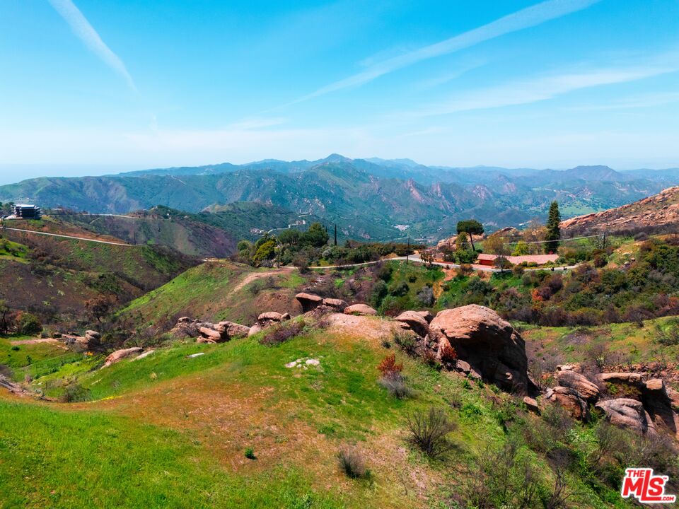 24775 W Saddle Peak Rd