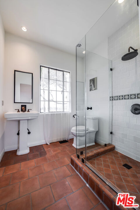 1046 Chautauqua Blvd