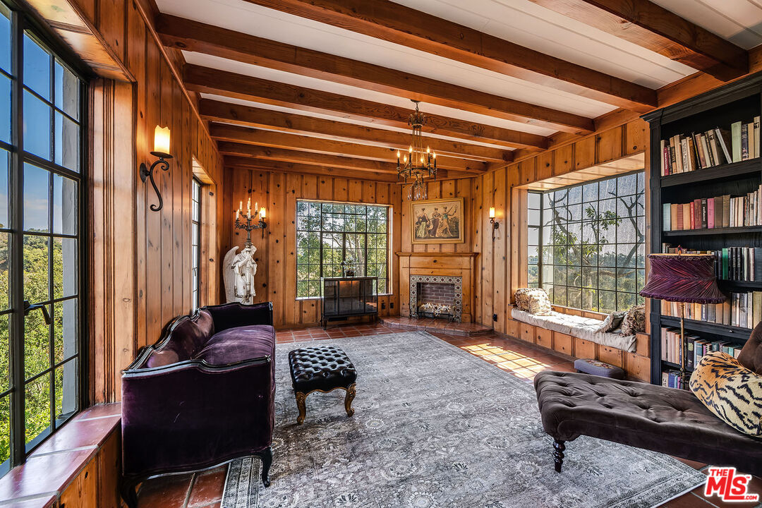 1046 Chautauqua Blvd